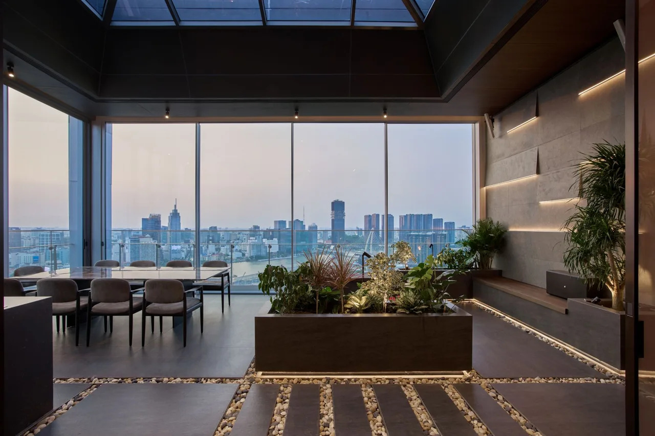 the one penthouse 6