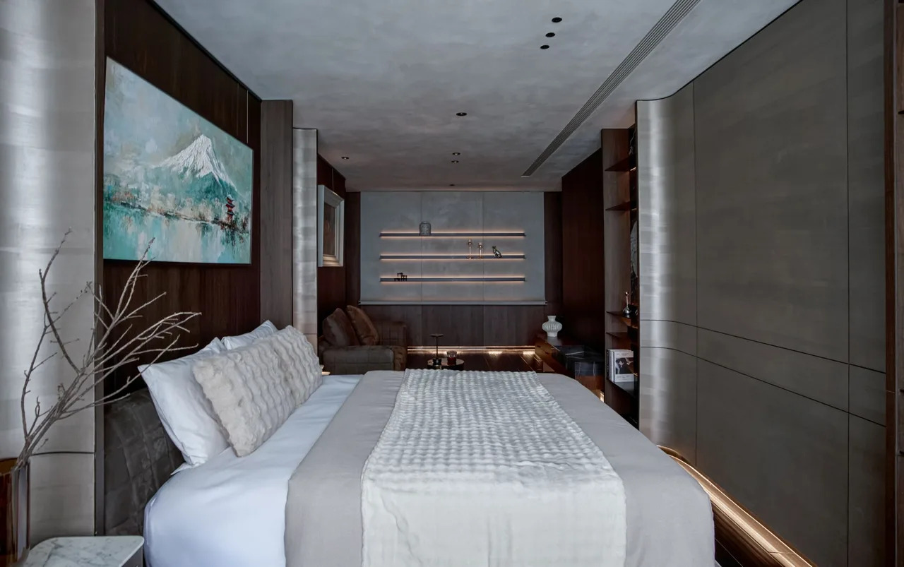 the one penthouse 7