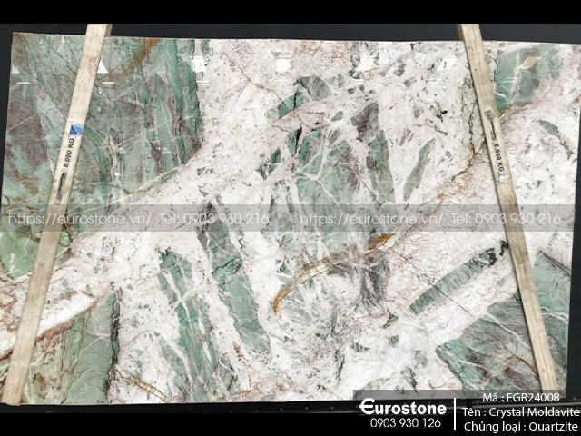 egr24008 Crystal Moldavite slab